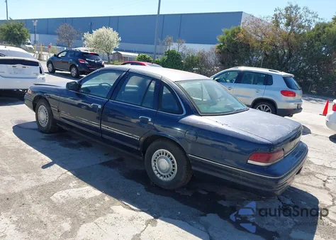 1992 Ford Crown Victoria S from USA, damaged, VIN 2FALP72W8NX236719